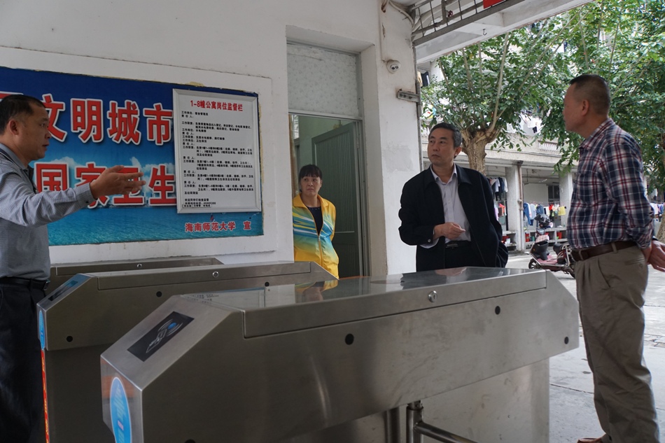 史海涛副校长检查开学安全工作